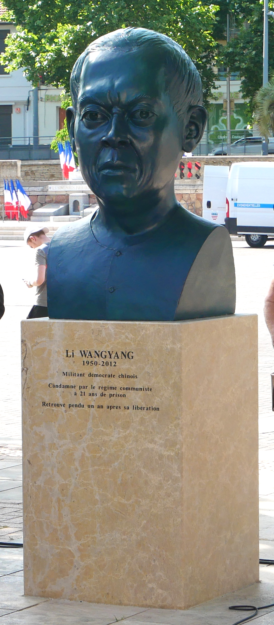 Buste monumental en bronze de Li Wangyang