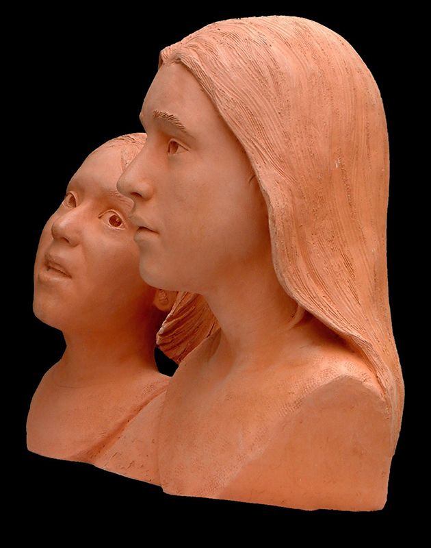 Sculpture deux jeunes filles terre cuite par Olivier delobel